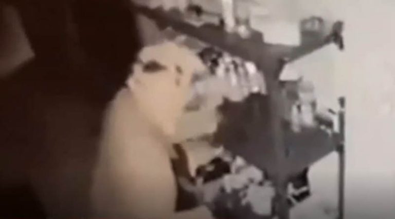 Κορωπί: Βίντεο ντοκουμέντο με τον διαρρήκτη που έχει “ταράξει” καταστήματα και σπίτια