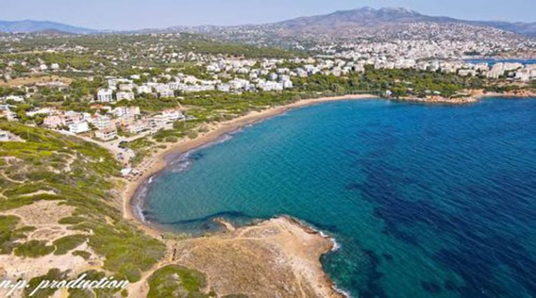 Ραφήνα: Μαρίκες – H πρώτη smoke free παραλία σε όλη την Αττική από ψηλά (βίντεο)