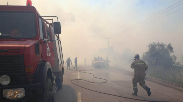 Κάτοικοι και Πυροσβέστες πρόλαβαν φωτιά στην Κερατέα!