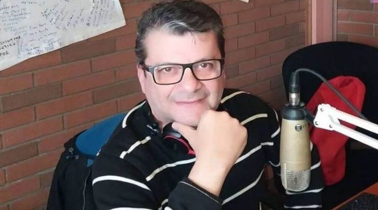 Πέθανε ξαφνικά ο δημοσιογράφος Θοδωρής Ακάλεστος – Τον “πρόδωσε” η καρδιά του