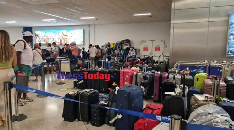 Σπάτα: Χάος με εκατοντάδες αποσκευές που περιμένουν τους ιδιοκτήτες τους στο “Ελ. Βενιζέλος” (φωτό)