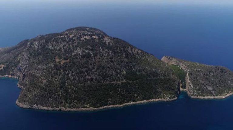 Νήσος..; Αιώνιο κυνήγι θησαυρού η μεταφυσικά μηνύματα; Το πιο μυστηριώδες νησί της Ελλάδας από ψηλά! (βίντεο)