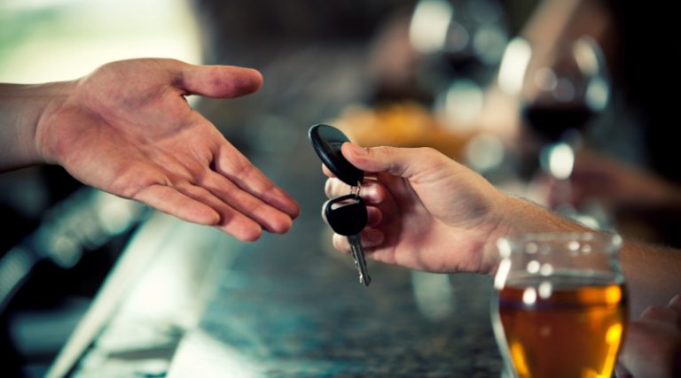 Στοιχεία – σοκ! Πάνω από 2.700 οδηγοί εντοπίστηκαν να οδηγούν μεθυσμένοι το 2022
