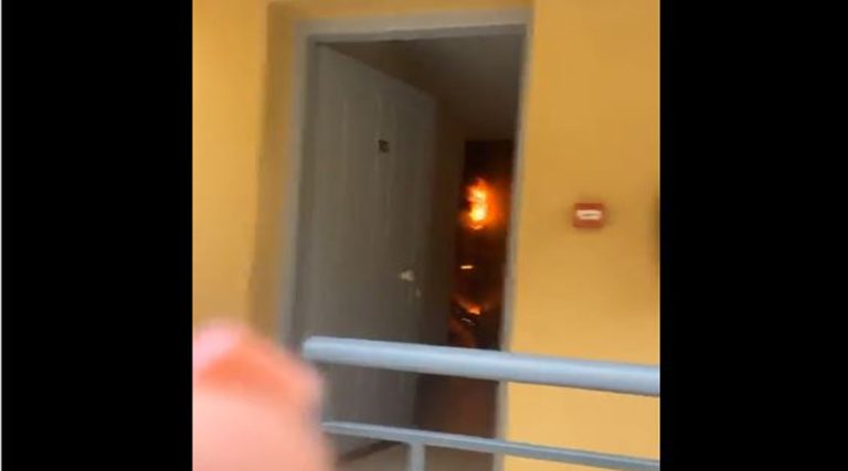 Νύχτα τρόμου για 3 τουρίστριες – Έπιασε φωτιά το κλιματιστικό στο δωμάτιο του ξενοδοχείου
