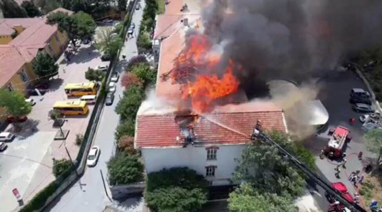 Μεγάλη φωτιά στο ελληνικό νοσοκομείο στην Κωνσταντινούπολη! (φωτό & βίντεο)