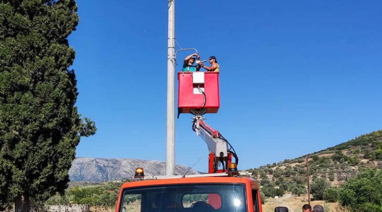 Σπάτα Αρτέμιδα: Άρχισε η αντικατάσταση 13.000 φωτιστικών σωμάτων νέας τεχνολογίας τύπου Led (φωτό)