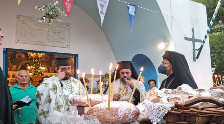 Νέα Μάκρη: Με λαμπρότητα και θρησκευτική κατάνυξη ο εορτασμός της Μεταμορφώσεως του Σωτήρος στο Ζούμπερι (φωτό)