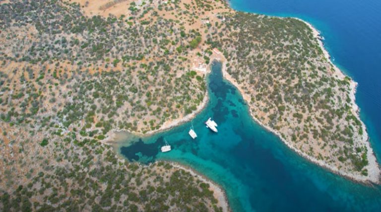 Στην τρίτη θέση παγκοσμίως η Ελλάδα στον τουρισμό για ήλιο και θάλασσα