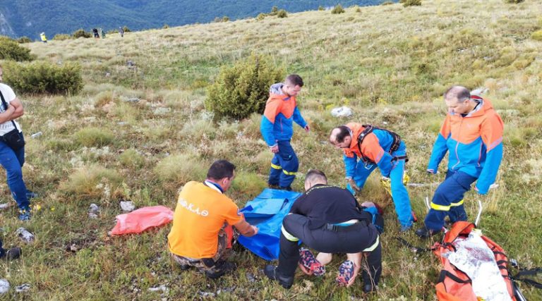 Εικόνες από την τραγωδία στο όρος Φαλακρό με έναν νεκρό και έναν σοβαρά τραυματία από κεραυνό