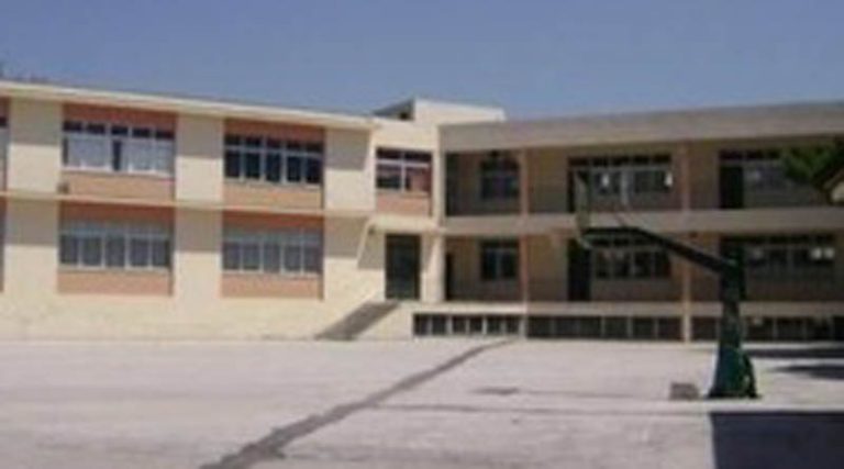 Δήμος Παιανίας: Εγκαθίστανται οι πρώτες αίθουσες στο 1ο και 2ο Γυμνάσιο