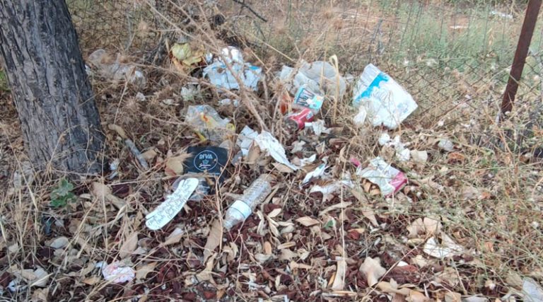 Επιστολή αναγνώστη: Τι θα γίνει με τα σκουπίδια στη Ραφήνα (φωτό)