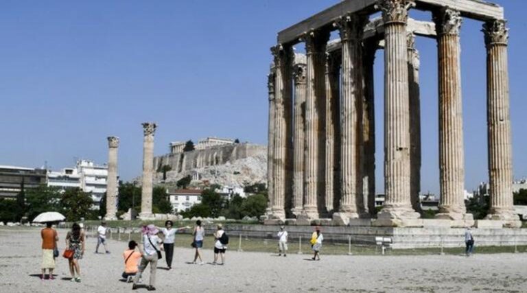 Συλλήψεις πορτοφολάδων που έβαζαν στόχο τουρίστες στους Στύλους του Ολυμπίου Διός