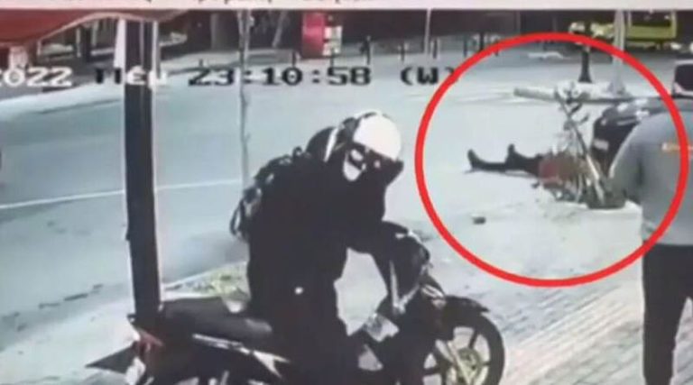 Αυτός είναι ο αστυνομικός που σώθηκε από θαύμα σε τροχαίο: «Το κράνος μού έχει σώσει 3 φορές τη ζωή» (βίντεο)