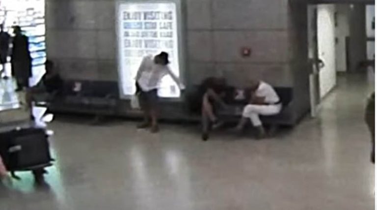 Σπάτα: Νέο βίντεο από τη δράση του 28χρονου που άρπαζε τις αποσκευές επιβατών στο αεροδρόμιο “Ελ. Βενιζέλος”