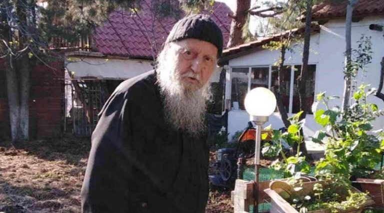 Πέθανε σε ηλικία 93 ετών ο παπα – Τριαντάφυλλος Ξηρός