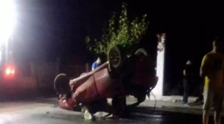 Αυτοκίνητο κατέληξε αναποδογυρισμένο μετά από τρελή πορεία – Σοβαρά τραυματισμένη η οδηγός! (φωτό & βίντεο)