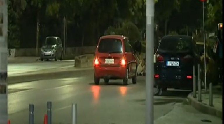 Αυτοκίνητο παρέσυρε γυναίκα σε ζωντανή μετάδοση – «Πάγωσαν» Παπαδάκης, Αναστασοπούλου! (βίντεο)