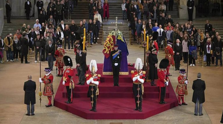 Σχεδόν 162 εκατ. λίρες δαπανήθηκαν για την κηδεία της Βασίλισσας Ελισάβετ