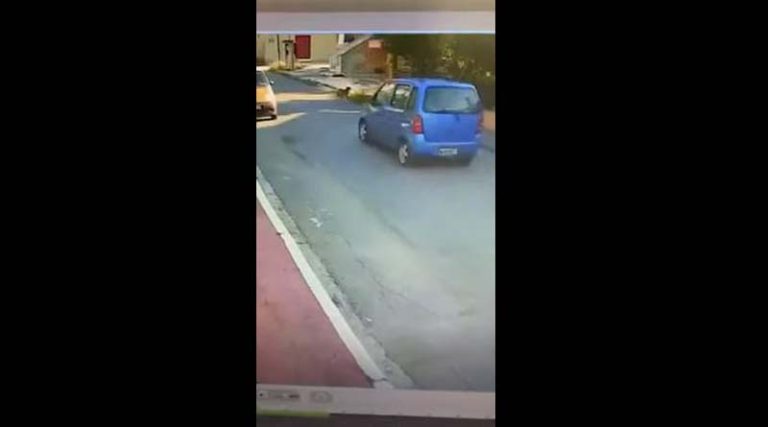 Σοκαριστικό βίντεο: Οδηγός χτυπάει σκύλο με το αυτοκίνητο και τον παρατάει