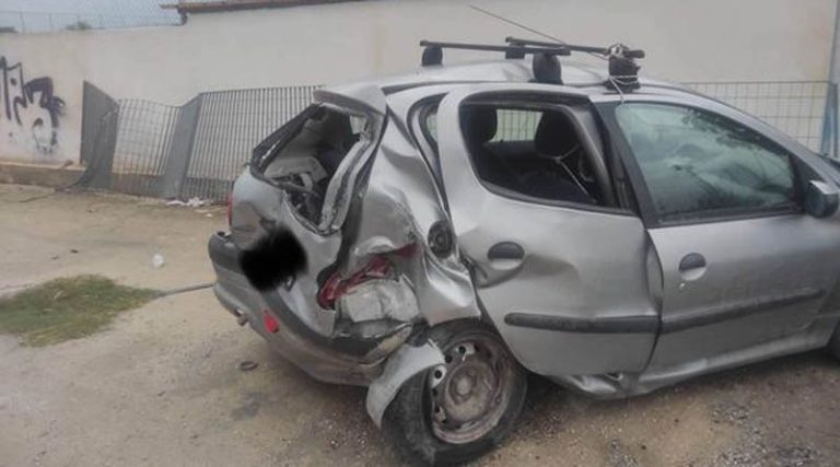 Αρτέμιδα: Τροχαίο ατύχημα έξω από το γήπεδο – Σοκάρουν οι εικόνες από το αυτοκίνητο (φωτό)