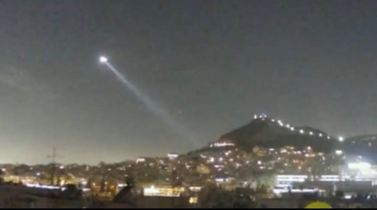 Θοδωρής Κολυδάς: Το επικό τρολάρισμα για το… UFO πάνω από την Αθήνα!