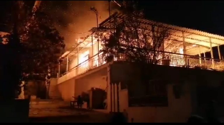 Αρτέμιδα: Η περίεργη σύμπτωση μία μέρα πριν την πυρκαγιά σε μονοκατοικία στην Βραυρώνα (φωτό & βίντεο)
