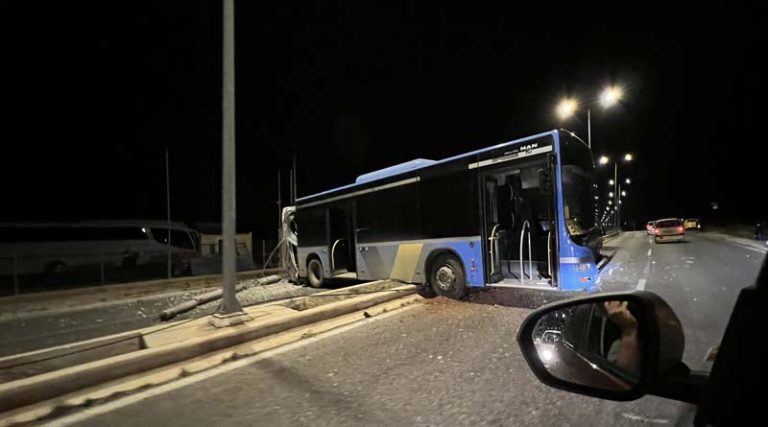 Τι συμβαίνει με τα λεωφορεία στην Αττική; Τα παράπονα για τα  δρομολόγια και το τροχαίο στην Σπάτων – Αρτέμιδος