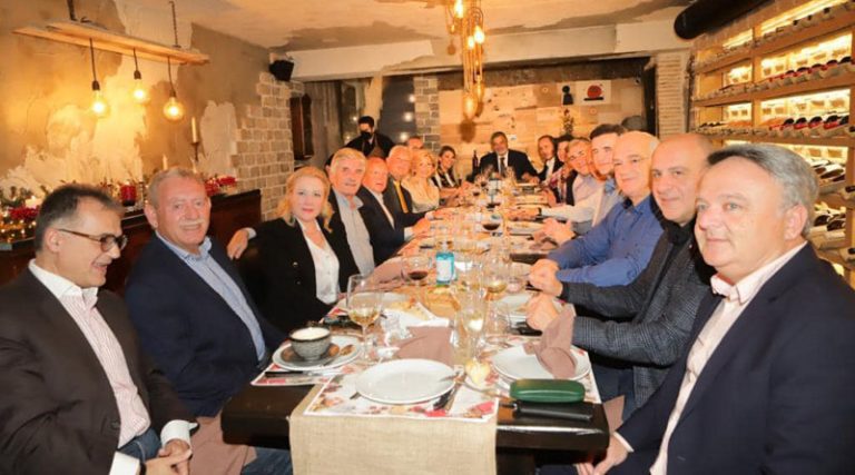 Με την συμμετοχή του Δημάρχου Ραφήνας Πικερμίου, το δείπνο Πατούλη – Δημάρχων που διοργάνωσε η ΕΥΔΑΠ (φωτό)