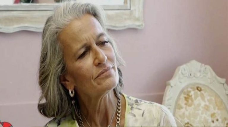 Λουκία Παπαδάκη: Το διαζύγιο, ο γιος της και η απειλή που δέχθηκε για τη «Λάμψη»