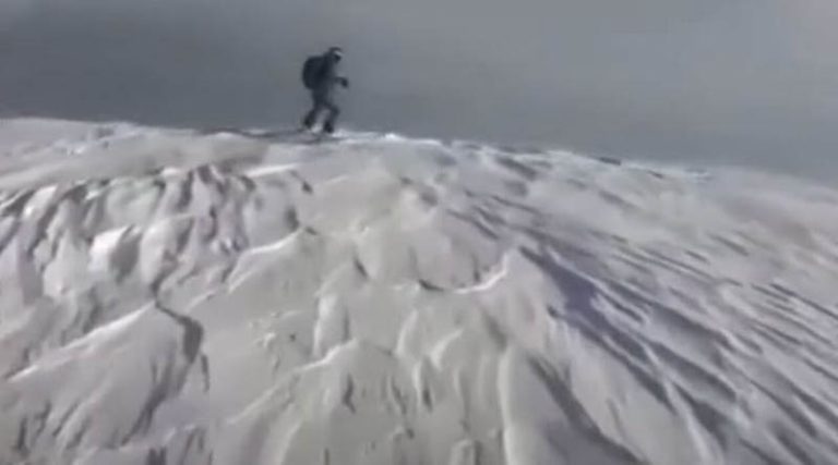 Βίντεο που “κόβει” την ανάσα! Χιονοστιβάδα «κατάπιε» σκιέρ!