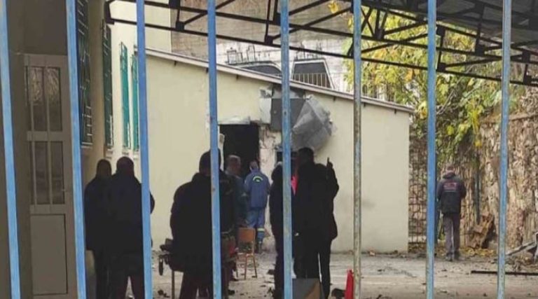 Η μετατροπή του λέβητα σε γεωθερμικό η αιτία της έκρηξης σε δημοτικό σχολείο στις Σέρρες – Τι λένε ΥΠΕΣ και Υπ. Παιδείας