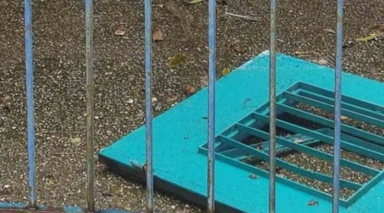 Τραγωδία στις Σέρρες: Αυτή είναι η μοιραία γαλάζια πόρτα που σκότωσε τον 12χρονο μαθητή – Τι λέει ο διευθυντής του σχολείου