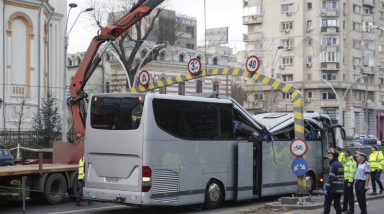 Τροχαίο δυστύχημα στη Ρουμανία: Δύο Έλληνες νοσηλεύονται σε σοβαρή κατάσταση – Τι υποστηρίζει ο οδηγός (βίντεο)