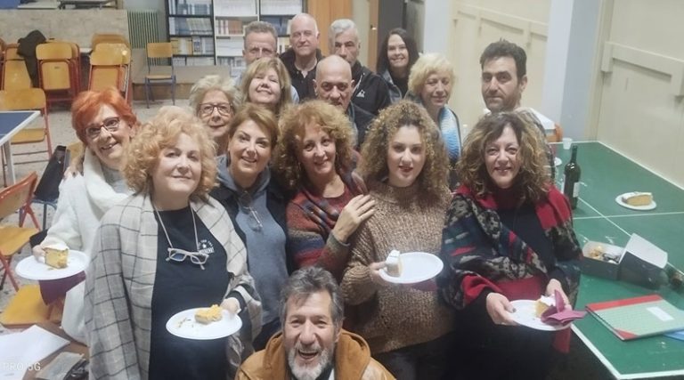 Μαραθώνας: Τα μέλη της “Πειραματικής Σκηνής” του ΔΗΘΕΜΑ έκοψαν την πίτα τους