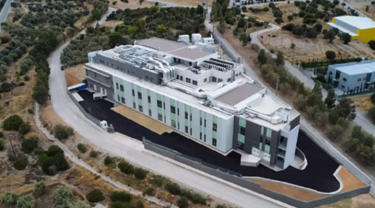 Αυτό είναι το νέο εργοστάσιο της Elpen στην Κερατέα – Θα καλύψει τις ανάγκες σε φάρμακα για πάνω από 6 εκατ. ασθενείς