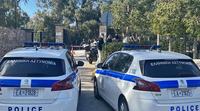Κολλέγιο Αθηνών: Ανατροπή! Δεν βρέθηκαν εξωσχολικοί με μαχαίρια – Προσήχθη υπάλληλος ασφαλείας
