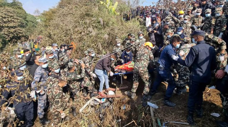 Συγκλονιστικό βίντεο από την αεροπορική τραγωδία στο Νεπάλ –  Βίντεο από την ώρα της συντριβής μέσα από την καμπίνα