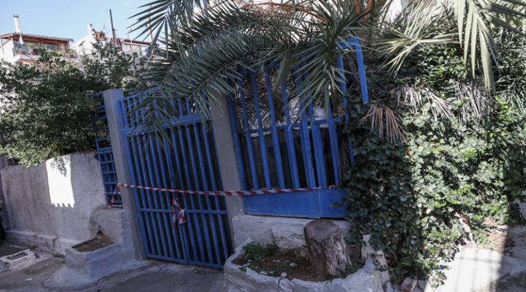 Γυναικοκτονία στη Νίκαια: Ο 50χρονος έπαθε επιληψία – Νοσηλεύεται φρουρούμενος στο «Αττικό»