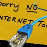 Κυβερνοεπίθεση άφησε εκατοντάδες χιλιάδες συνδρομητές χωρίς σύνδεση στο Διαδίκτυο