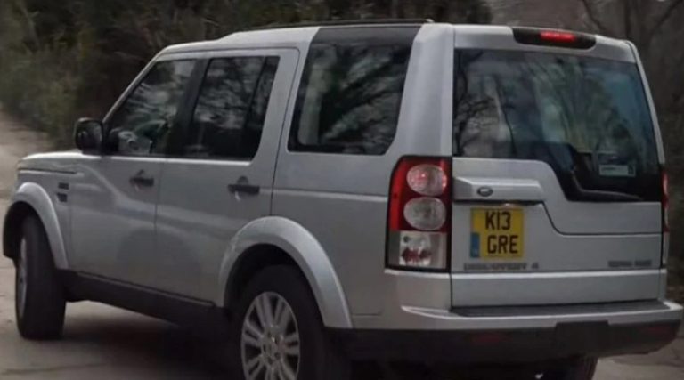 Τέως Βασιλιάς Κωνσταντίνος: Τι σημαίνουν ο αριθμός και τα γράμματα στην πινακίδα του αυτοκινήτου του (φωτό & βίντεο)