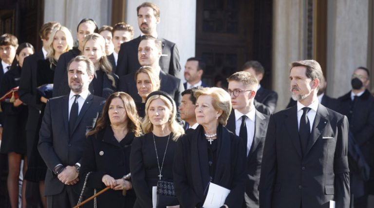 Τέως Βασιλιάς Κωνσταντίνος: Πόσο κοστίζουν οι σουίτες που διαμένουν τα μέλη των βασιλικών οικογενειών που ήρθαν για την κηδεία