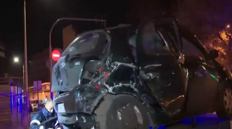 Τροχαίο με 3 τραυματίες τα ξημερώματα –  Παράτησαν το αυτοκίνητο και έφυγαν τρέχοντας! (βίντεο)