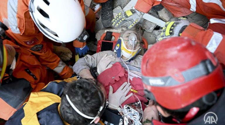 Σεισμός στην Τουρκία: Η ΕΜΑΚ αφουγκράζεται ίχνη ζωής – Ελπίδες για 24χρονη εγκλωβισμένη στην Αντιόχεια