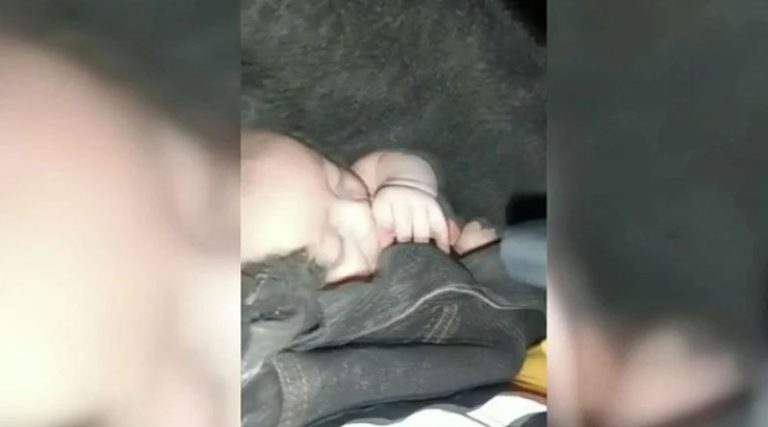 Σεισμός στην Τουρκία: Μωρό 2 μηνών διασώθηκε έπειτα από 48 ώρες – Βγήκε από τα ερείπια πιπιλίζοντας το δάχτυλό του!