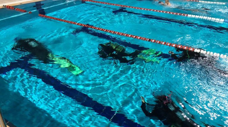 Σχολές κατάδυσης επιλέγουν το κολυμβητήριο Νέας Μάκρης για τις προπονήσεις τους! (φωτό)