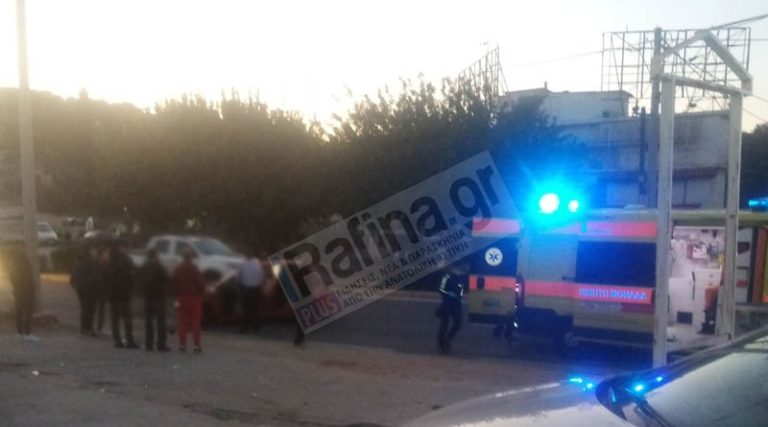Ραφήνα: Τροχαίο στη Λ. Μαραθώνος στη Διασταύρωση – ΙΧ έπεσε σε κολώνα – Μία τραυματίας (φωτό)