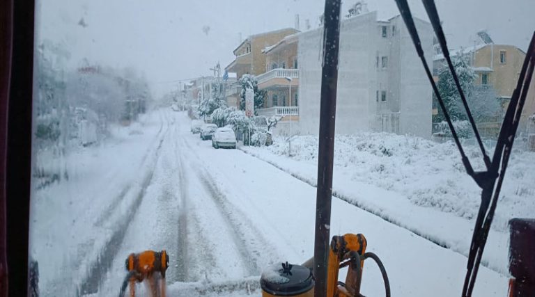 Δήμος Παλλήνης: Αδιάκοπή  μάχη με το χιόνι – Δείτε πως μπορείτε να κατεβάσετε τη βεβαίωση Αδυναμίας Μετακίνησης