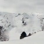 Σοκαριστικό βίντεο:  Χιονοστιβάδα «κατάπιε» ομάδα σκιερ!