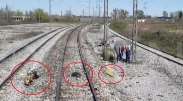 Νέο περιστατικό τρόμου στον σιδηρόδρομο: Συγκρούστηκε με συνεργείο – Έκαναν εργασίες σε γραμμή και δεν έκοψαν την κυκλοφορία!