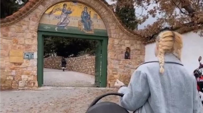 Στη Νέα Μάκρη η Ιωάννα Τούνη: Στη Μονή Αγίου Εφραίμ για να πάρει την ευχή ο γιος της